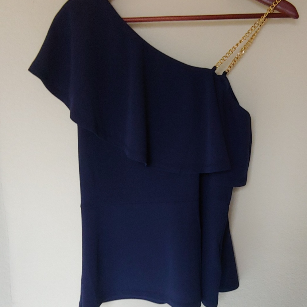 Cold shoulder top